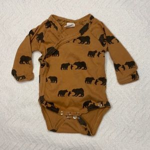 Newborn wrap style Kate Quinn onesie